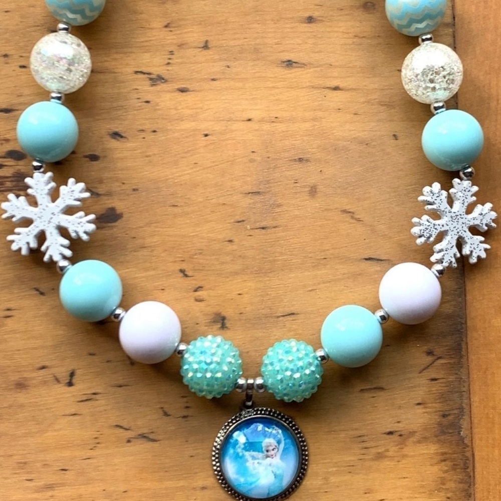 Disney Frozen Chunky Beaded Necklace Snowflake Elsa Blue Teal  Princess Pendant